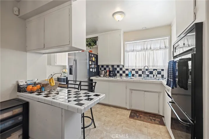 10214 Ruthelen Street, Los Angeles, California 90047