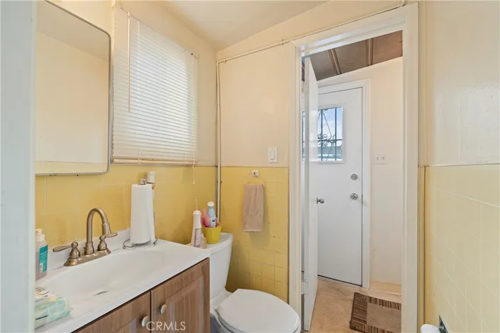 1/2 bath rom