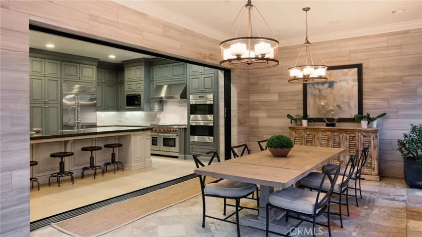 Seamless indoor outdoor living