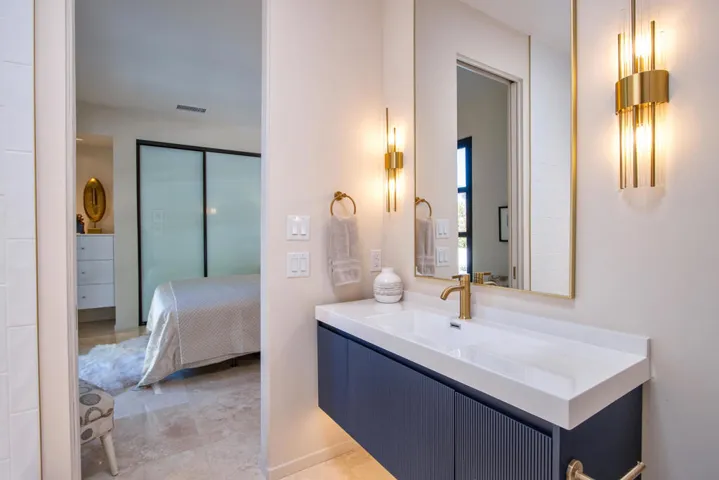 53-Bathroom