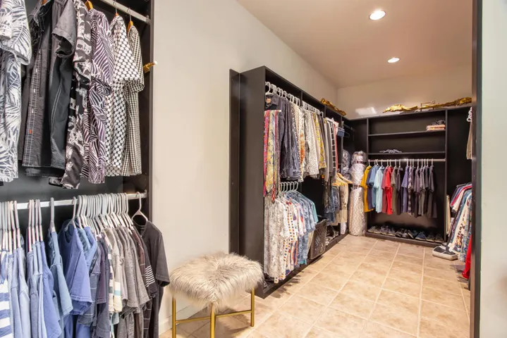 48-Primary-Closet