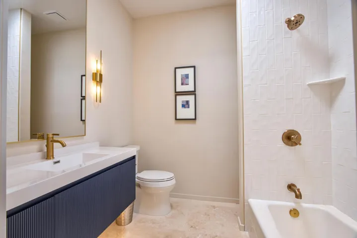 52-Bathroom