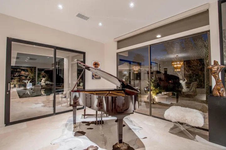 30-Living-Room