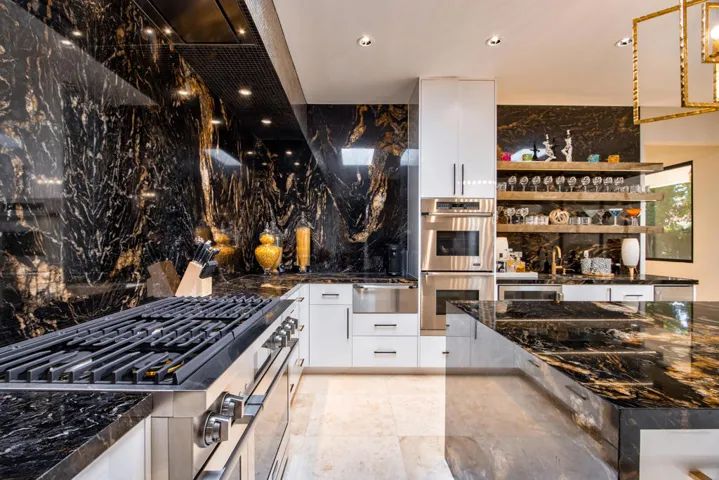 21-Kitchen