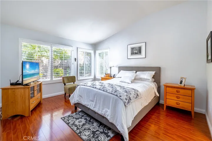 Spacious Master with plenty of windows and light!