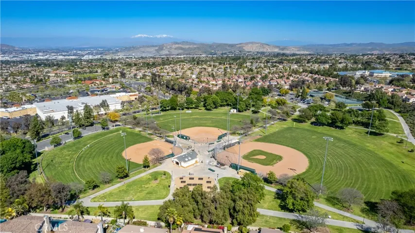 Awesome Mountain Gate Park very close!