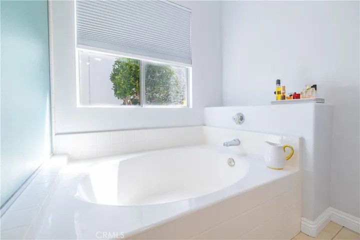 Lovely soaking tub for relaxing times!