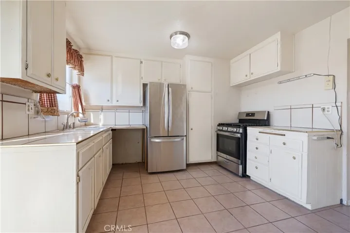 37920 Grand View Avenue, Yermo, California 92398