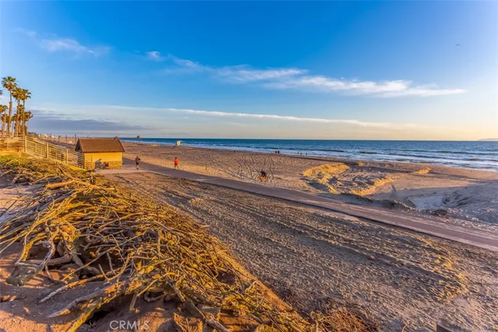 1112 Acacia Avenue, Huntington Beach, California 92648