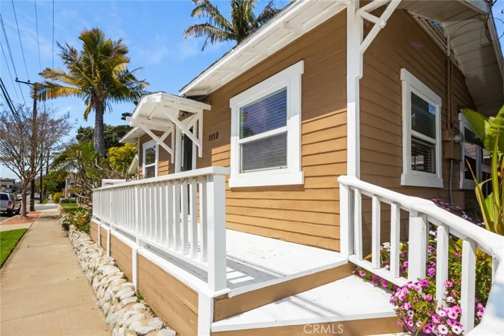1112 Acacia Avenue, Huntington Beach, California 92648