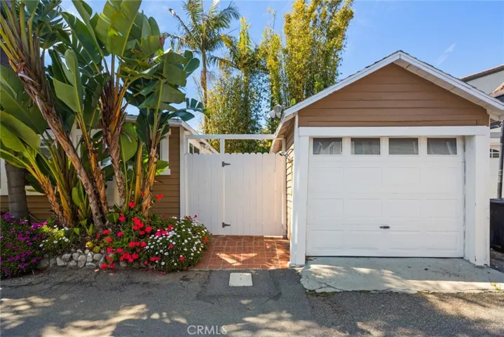 1112 Acacia Avenue, Huntington Beach, California 92648