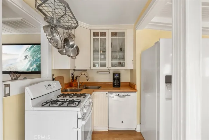 1112 Acacia Avenue, Huntington Beach, California 92648
