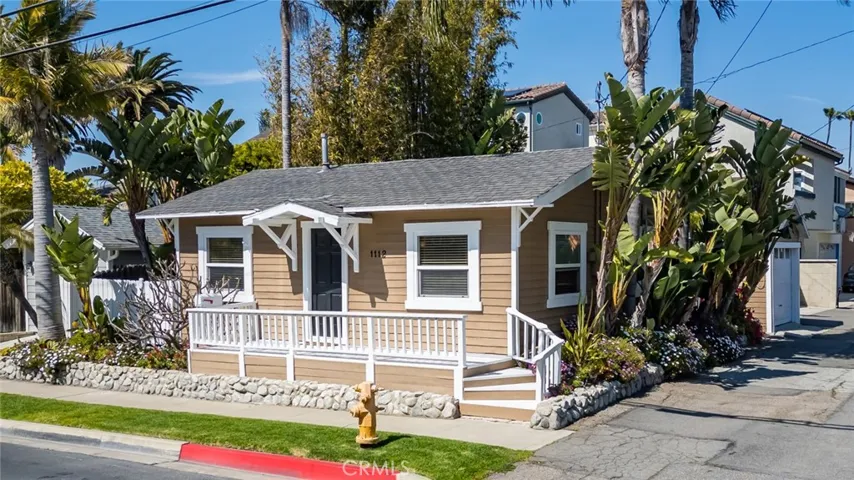 1112 Acacia Avenue, Huntington Beach, California 92648