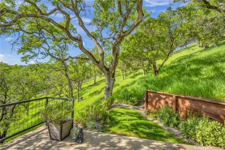 11007 Crestview Drive, Clearlake, California 95422