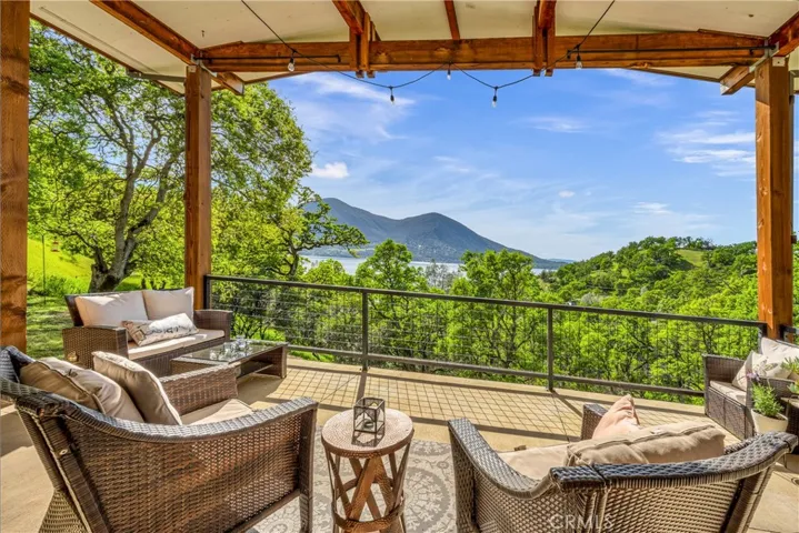 11007 Crestview Drive, Clearlake, California 95422