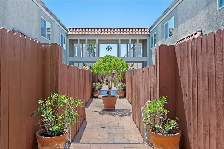 888 Victor Avenue 9, Inglewood, California 90302
