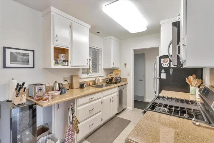487 James Road, Palo Alto, California 94306