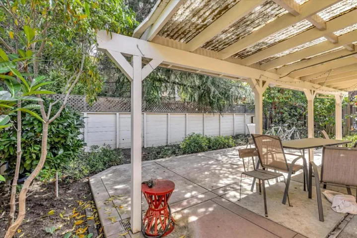 487 James Road, Palo Alto, California 94306