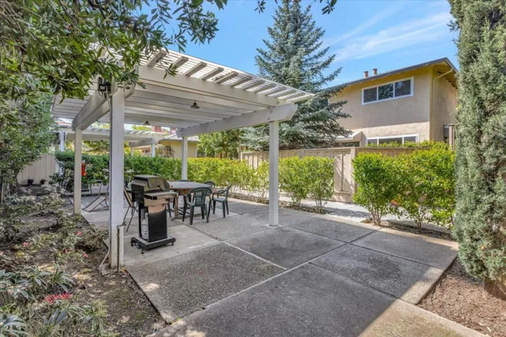 487 James Road, Palo Alto, California 94306