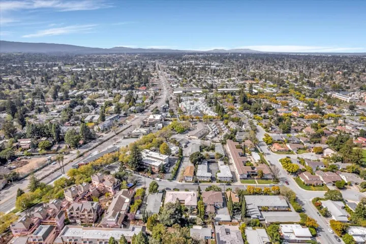 487 James Road, Palo Alto, California 94306