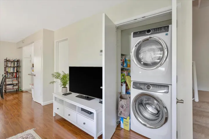 487 James Road, Palo Alto, California 94306