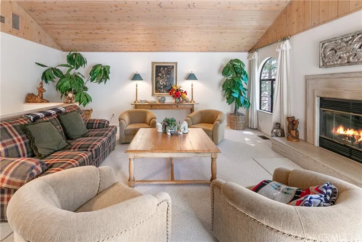 27391 Alpen Drive, Lake Arrowhead, California 92352
