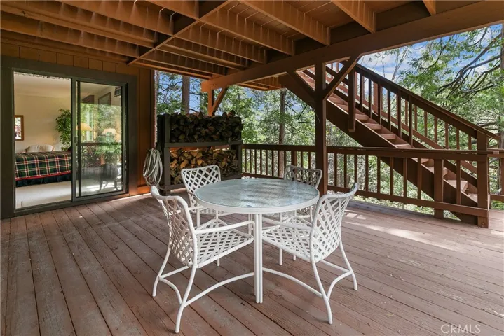 Lower deck accessible from Master