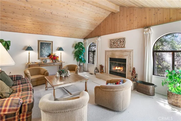 27391 Alpen Drive, Lake Arrowhead, California 92352