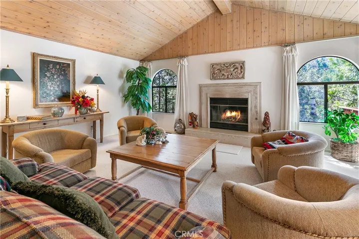 27391 Alpen Drive, Lake Arrowhead, California 92352