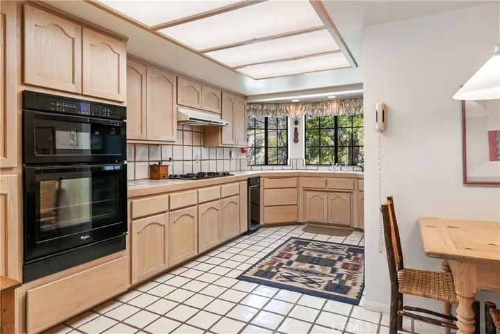 27391 Alpen Drive, Lake Arrowhead, California 92352
