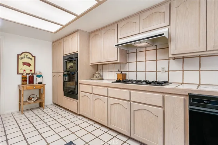 27391 Alpen Drive, Lake Arrowhead, California 92352