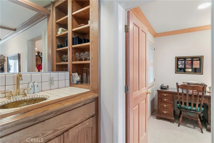 27391 Alpen Drive, Lake Arrowhead, California 92352