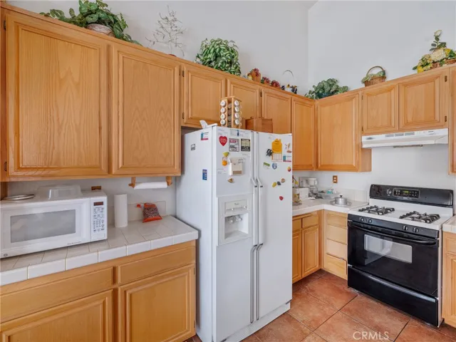 13337 Luna Road, Victorville, California 92392