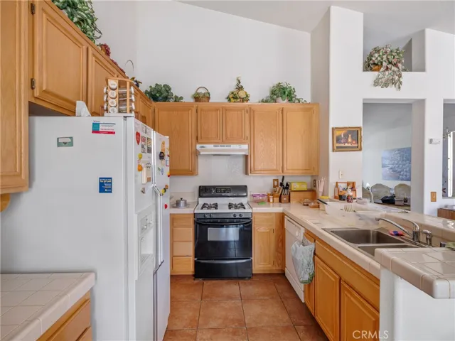 13337 Luna Road, Victorville, California 92392