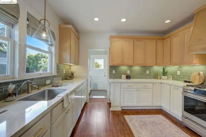 5460 Locksley Ave, Oakland, California 94618