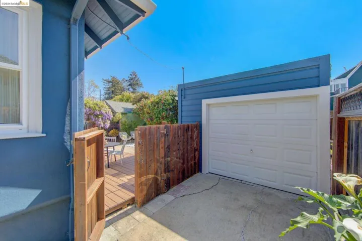 5460 Locksley Ave, Oakland, California 94618