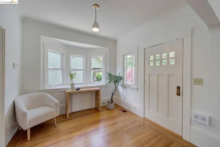 5460 Locksley Ave, Oakland, California 94618