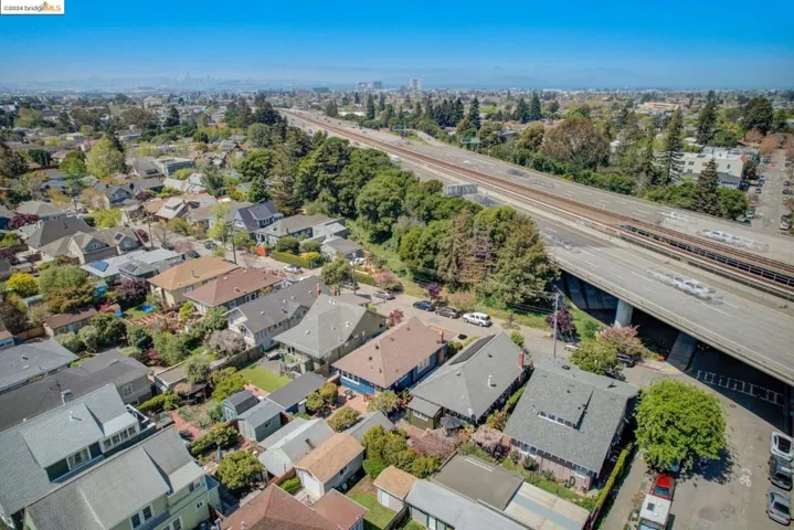 5460 Locksley Ave, Oakland, California 94618