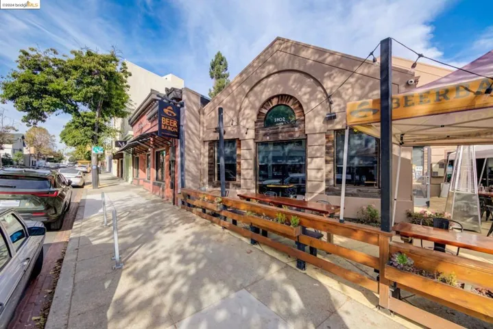 5460 Locksley Ave, Oakland, California 94618