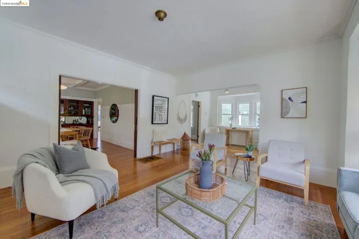 5460 Locksley Ave, Oakland, California 94618