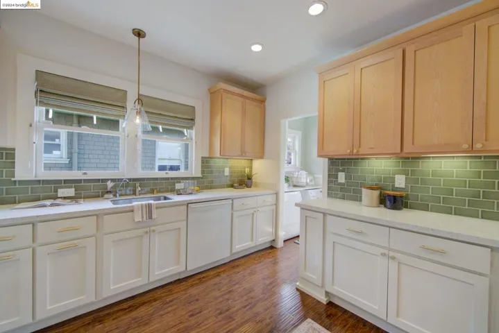 5460 Locksley Ave, Oakland, California 94618
