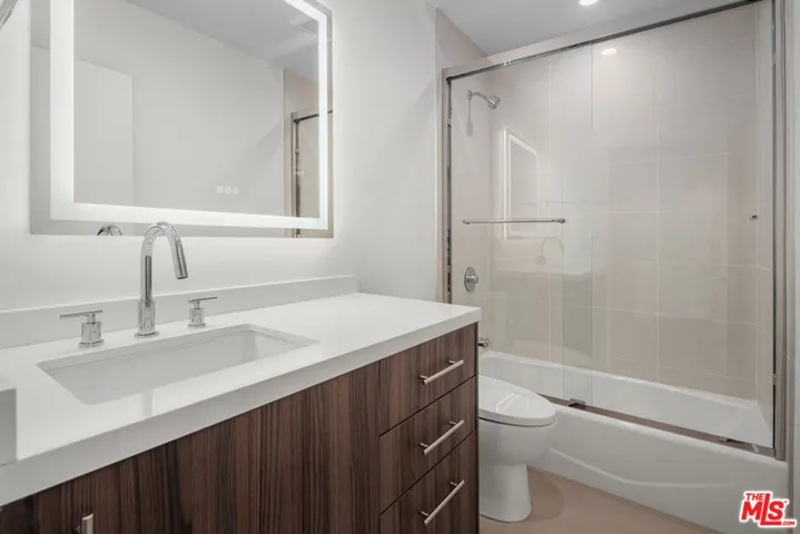 Guest Bath 1