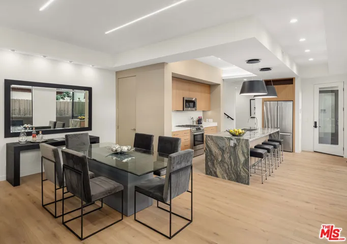 1542 N Hoover Street, Los Angeles, California 90027