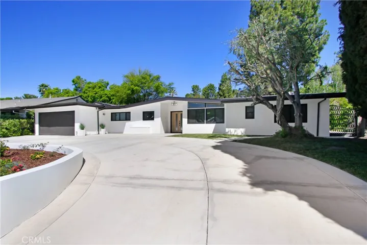 18871 Rosita Street, Tarzana, California 91356