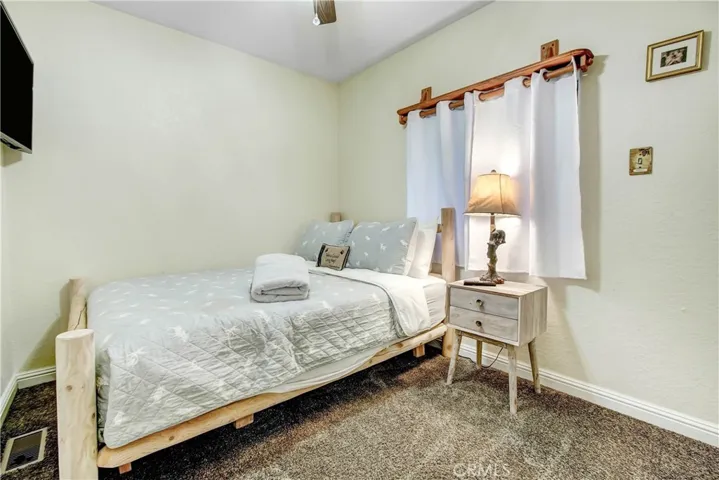 263 Victoria Lane, Sugarloaf, California 92386