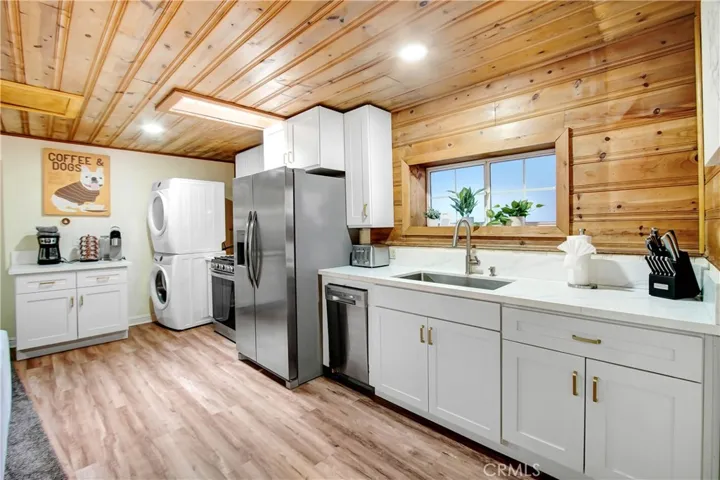 263 Victoria Lane, Sugarloaf, California 92386