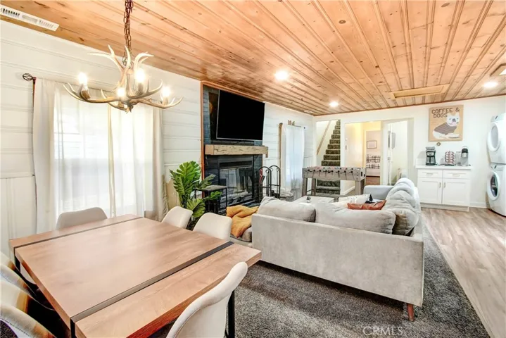 263 Victoria Lane, Sugarloaf, California 92386