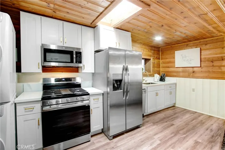 263 Victoria Lane, Sugarloaf, California 92386
