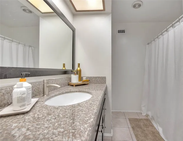 Bathroom 2 Granite Counter Top!