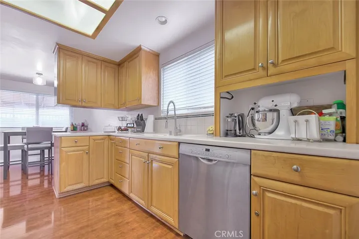 Kitchen w/ S/S Dishwasher.